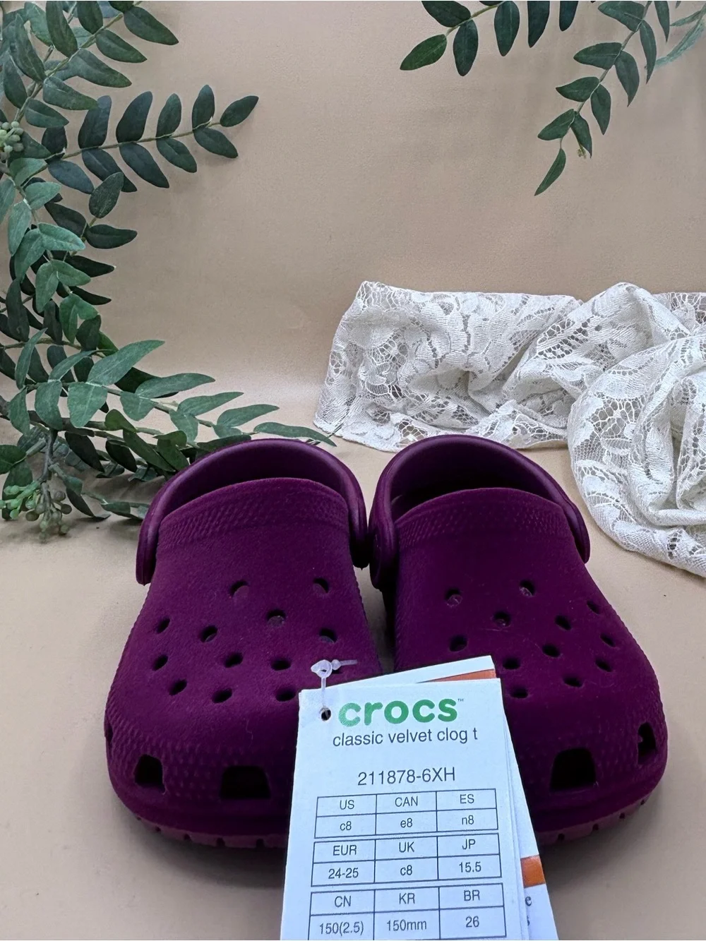 CROCS Kids Classic Clog in Burgundy/Velvet Red